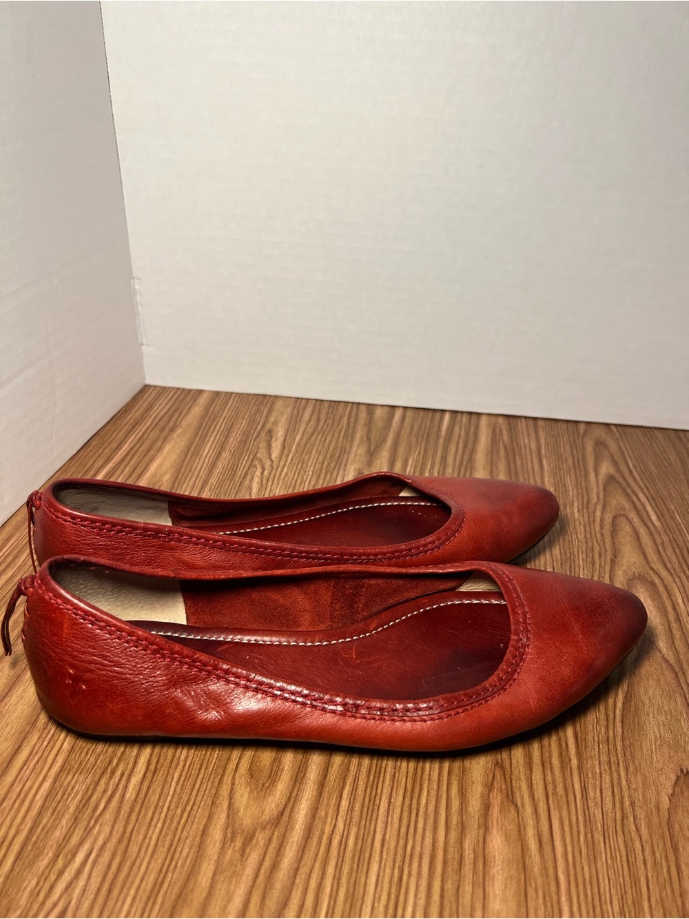 Frye Regina Deep Red Pointed Toe Flats Size 8.5 Rubber Sole Comfort